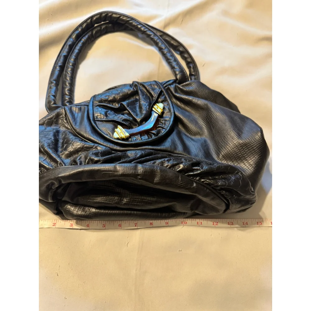 Unbranded top handle